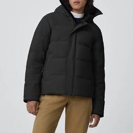 Canada Goose: Чёрный пуховик  MacMillan