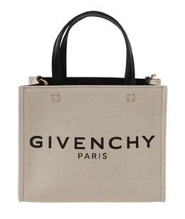 GIVENCHY: Бежевая сумка 