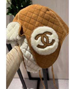 CHANEL: Шапка 