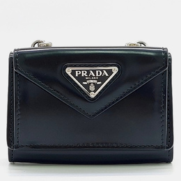 Prada: Чёрный кошелёк 