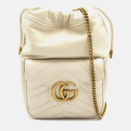 Gucci: Белая сумка  GG Marmont