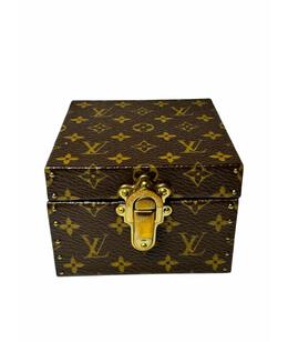 LOUIS VUITTON: Обложка 