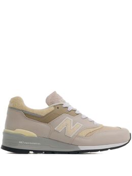 New Balance: Бежевые кроссовки 