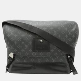 Louis Vuitton: Чёрная сумка 