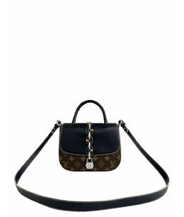 LOUIS VUITTON: Сумка 