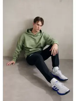 Adidas: Белые кроссовки 