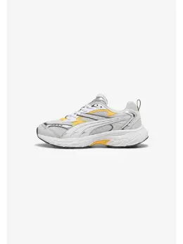 PUMA: Серые кроссовки 