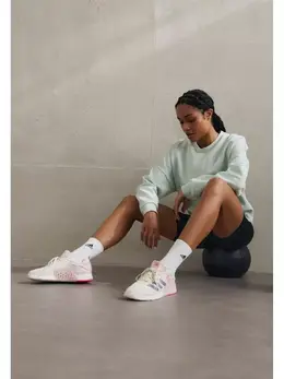 Adidas: Белые кроссовки 