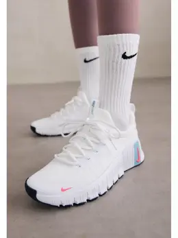 Nike: Белые кроссовки 