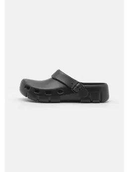 Birkenstock: Чёрные сабо 