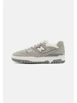 New Balance: Серые кеды  550