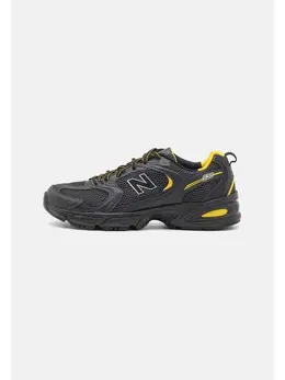 New Balance: Чёрные кроссовки  530