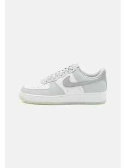 Nike: Серые кеды  Air Force 1