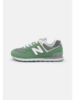 New Balance: Зелёные кроссовки  574