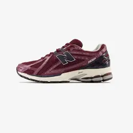 New Balance: Бордовые кроссовки  1906R