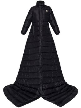 Moncler: Чёрное пальто 