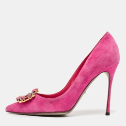 Manolo Blahnik: Фиолетовые туфли  Hangisi