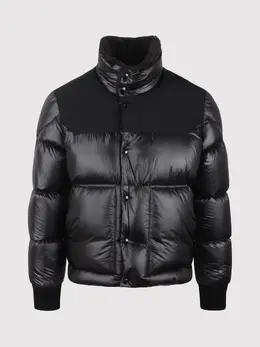 Moncler: Чёрная куртка 