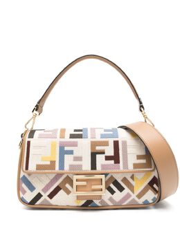 FENDI: Бежевая сумка  Baguette