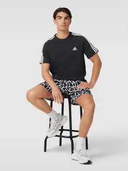 adidas: Чёрная футболка 