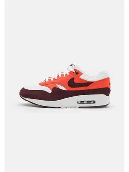 Nike: Красные кроссовки  Air Max 1