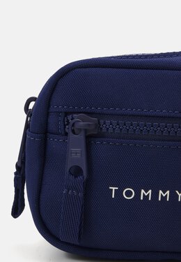 Tommy Hilfiger: Сумка  Essential