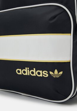 Adidas: Чёрный рюкзак 