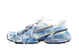 Nike: Серые кроссовки 