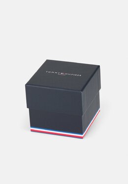 Tommy Hilfiger: Часы 