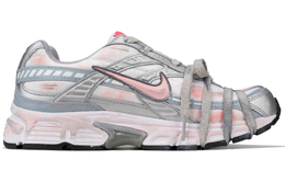 Nike: Светлые кроссовки 