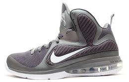 Nike: Кроссовки  Lebron 9