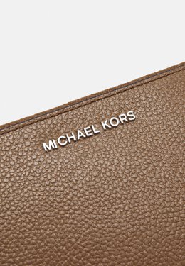 MICHAEL Michael Kors: Коричневый кошелёк 