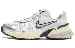 Nike: Кроссовки 