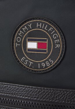 Tommy Hilfiger: Чёрный рюкзак 