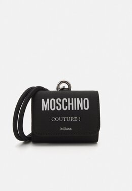 Moschino: Чёрный кошелёк 