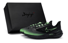 Nike: Зелёные кроссовки 