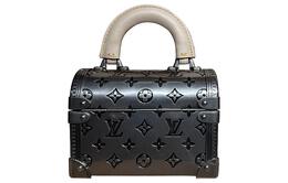 Louis Vuitton: Чёрная сумка 