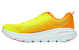 Hoka One One: Жёлтые кроссовки 