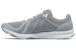 New Balance: Светлые кроссовки 