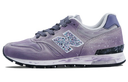 New Balance: Серые кроссовки 