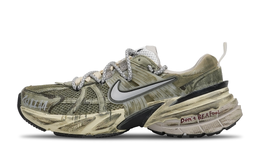 Nike: Серые кроссовки 