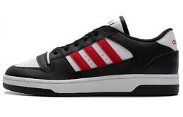 Adidas: Кроссовки 