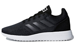 Adidas: Кроссовки 