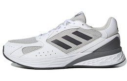 Adidas: Белые кроссовки  Response