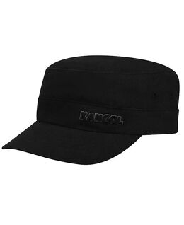 Kangol: Чёрная кепка 