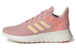 Adidas: Кроссовки 