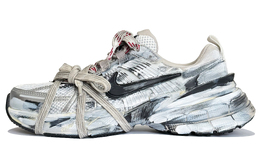 Nike: Серые кроссовки 