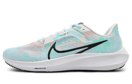 Nike: Зелёные кроссовки  Air Zoom
