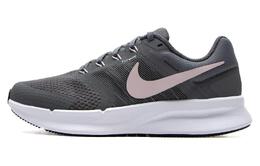 Nike: Серые кроссовки 