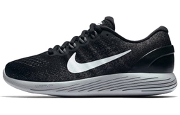 Nike: Кроссовки 
